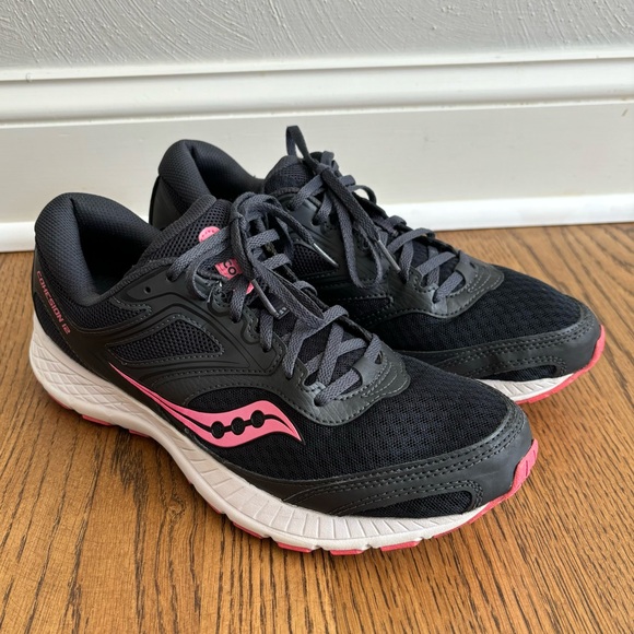 Sold Saucony Cohesion 12 Running Shoe Dark Grey & Pink Womens Size 11 - Picture 2 of 14